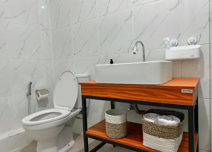 Merdeka Kuta Guest house 3*